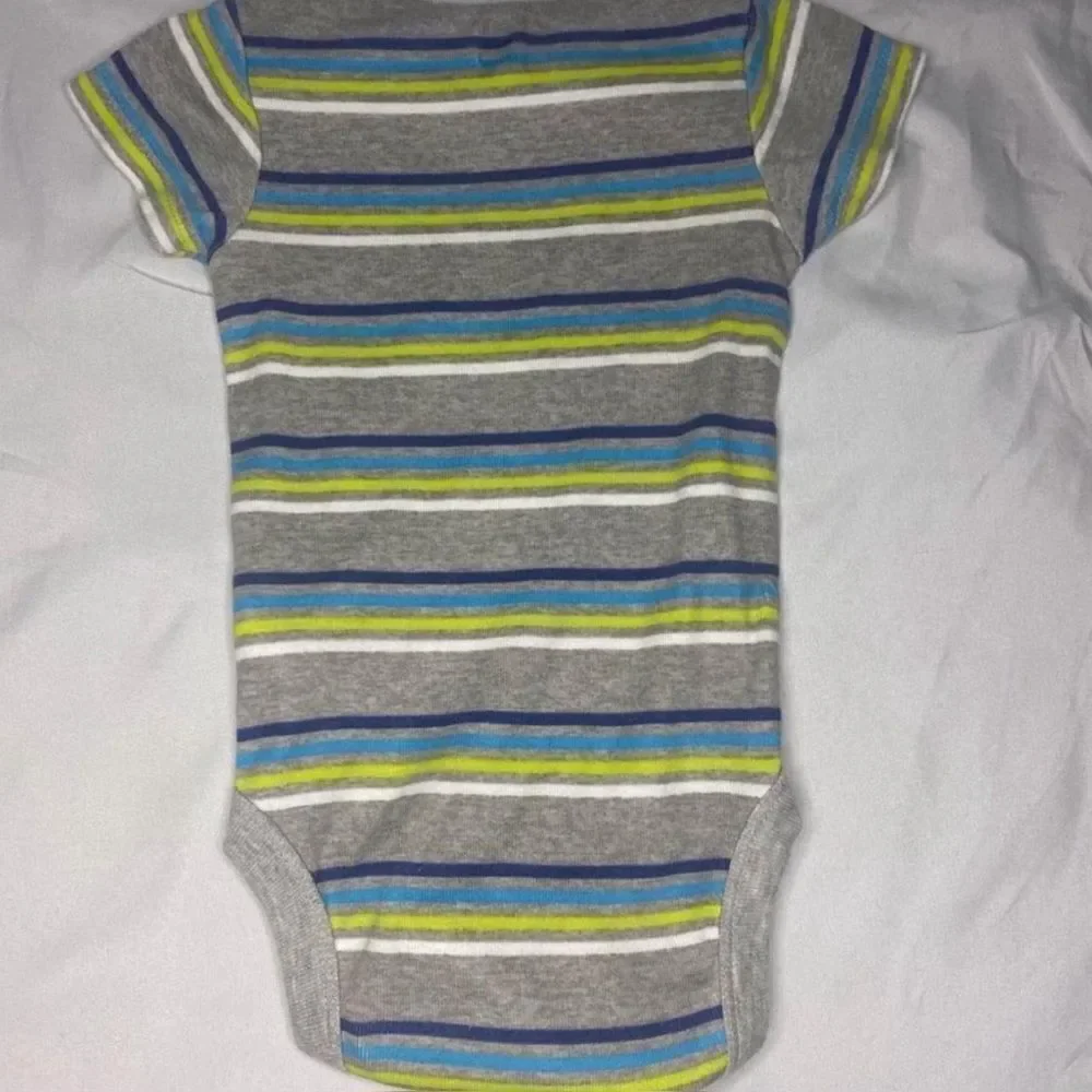 One long sleeve and one short sleeve onesie size 0-3M